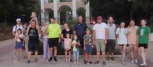 2024.08.24. Волонтеры поливали саженцы в парке Кирова.