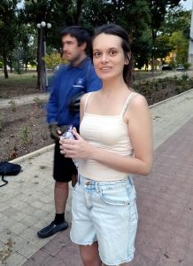2026.09.06. Девушка волонтер в парке Кирова